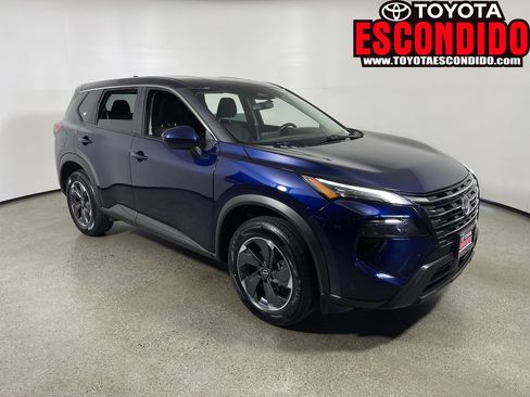 Used 2025 Nissan Rogue SV FWD image 1
