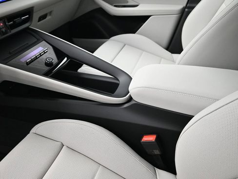 New 2026 Porsche Macan 4 Electric AWD/4WD image 21