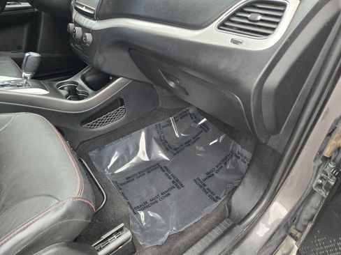 Used 2019 Dodge Journey GT image 18