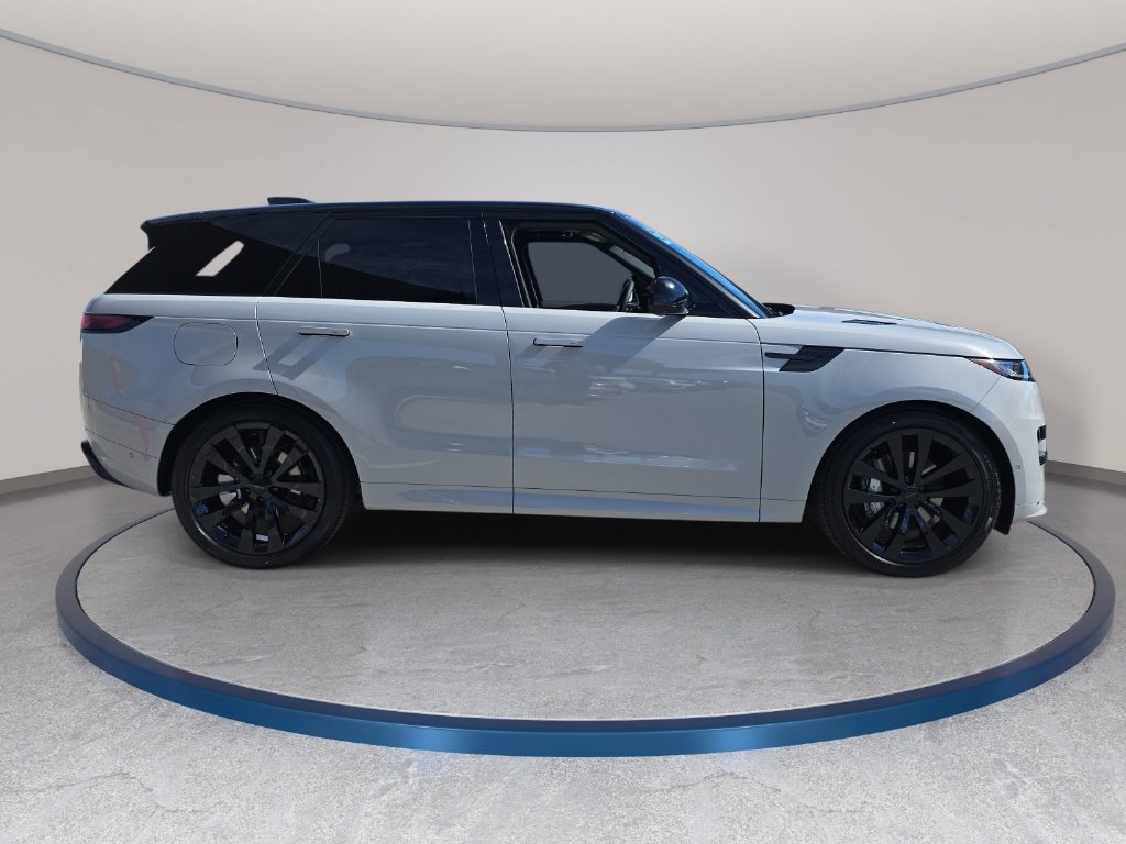 New 2027 Land Rover Range Rover Sport Dynamic SE AWD/4WD image 4