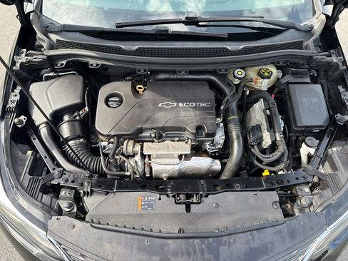 Used 2017 Chevrolet Cruze LT w/ Convenience Package FWD image 16