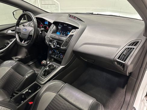 Used 2018 Ford Focus ST w/ Equipment Group 401A image 13