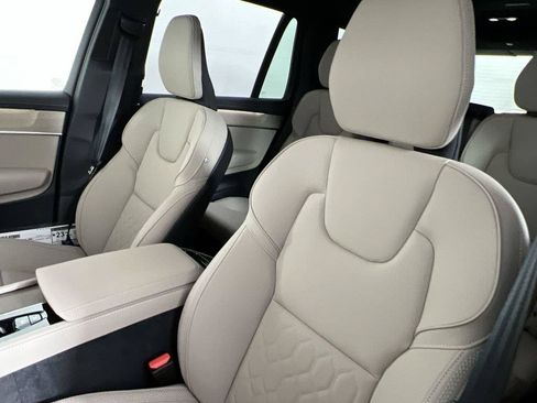 Used 2026 Volvo XC90 B6 Plus w/ Protection Package Premier AWD/4WD image 12