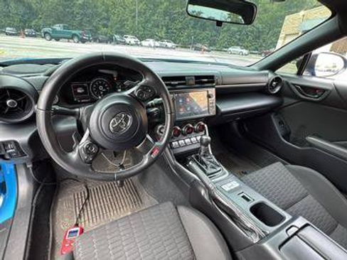 Used 2023 Toyota GR86 w/ ALL Weather Mat Package (TMS) RWD image 5