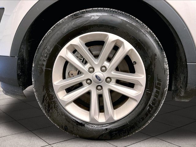 Used 2017 Ford Explorer XLT FWD image 9