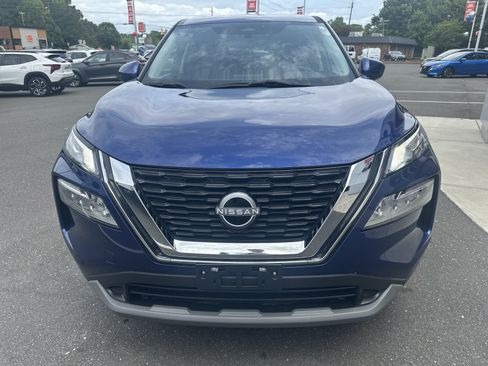 Used 2023 Nissan Rogue SV FWD image 3