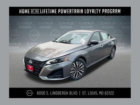 Used 2025 Nissan Altima 2.5 SV image 1