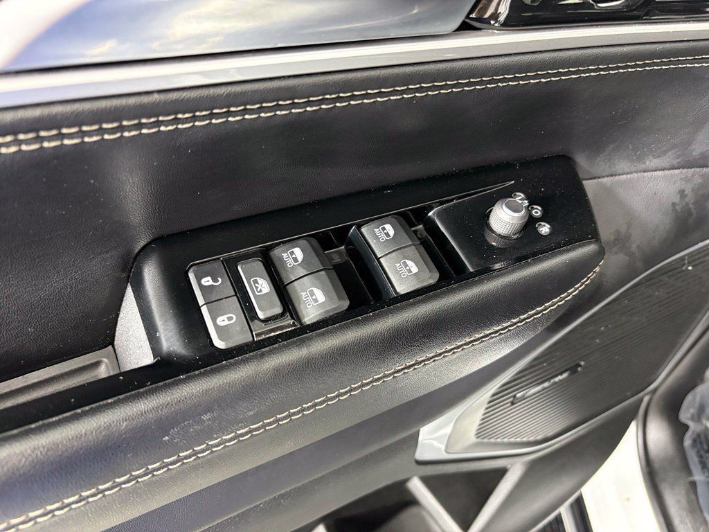 Used 2024 Jeep Wagoneer Series II w/ Flexible Seating Group RWD image 14