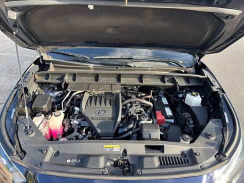 Used 2023 Toyota Highlander L image 22