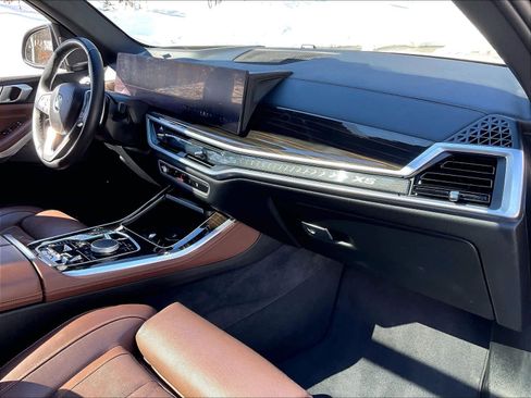 Used 2025 BMW X5 xDrive50e image 14