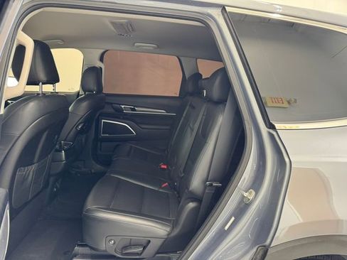 Used 2021 Kia Telluride LX FWD image 18
