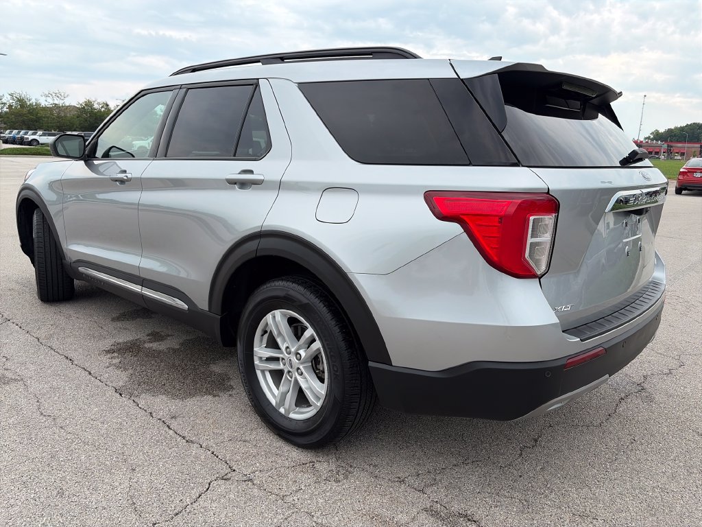 Used 2023 Ford Explorer XLT w/ Equipment Group 202A AWD/4WD image 5