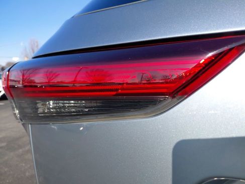 Used 2020 Toyota Highlander Platinum image 10