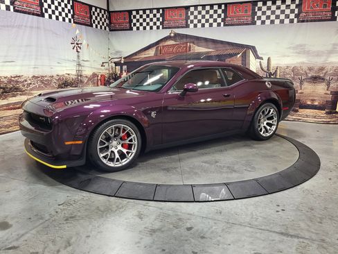 Used 2022 Dodge Challenger SRT Hellcat image 2