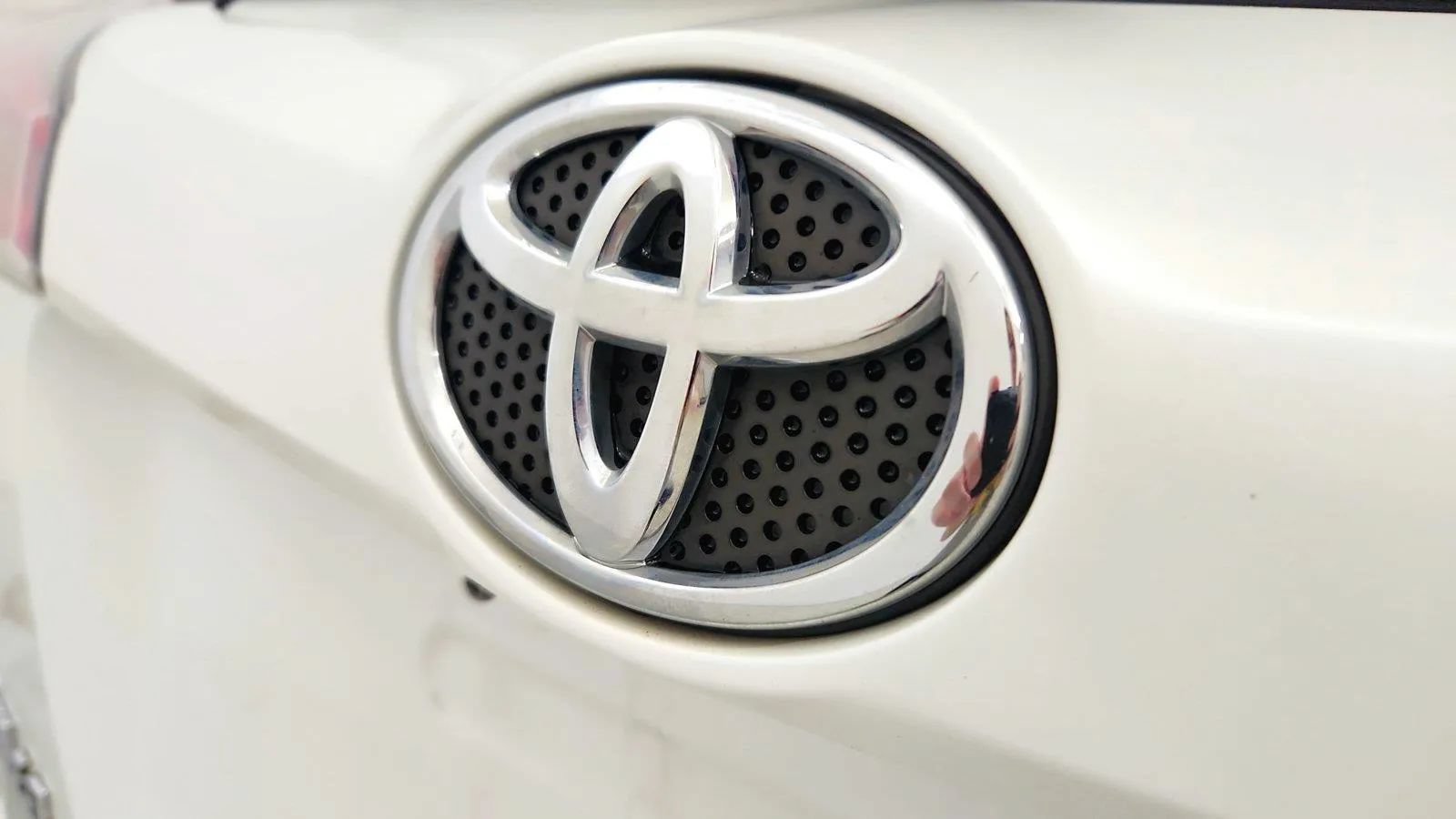 Used 2018 Toyota RAV4 Limited w/ All Weather Liner Package AWD/4WD image 34