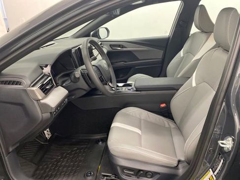 Used 2025 Toyota Camry SE image 11