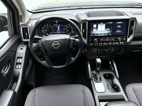 Certified 2025 Nissan Frontier SV AWD/4WD image 14