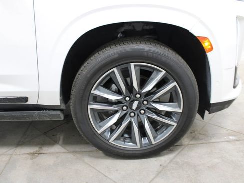 Used 2021 Cadillac Escalade Sport Platinum RWD image 43