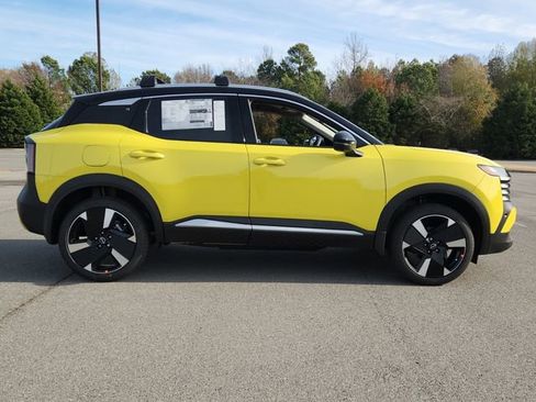 New 2026 Nissan Kicks SR w/ Cold Weather Package AWD/4WD image 2