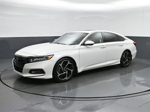 Used 2019 Honda Accord Sport image 3