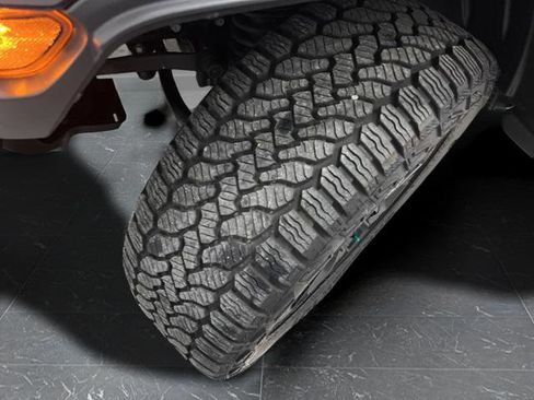 Used 2024 Jeep Gladiator Sport image 36