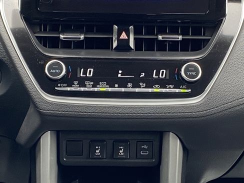 Certified 2024 Toyota Corolla Cross XLE w/ Convenience Package FWD image 14