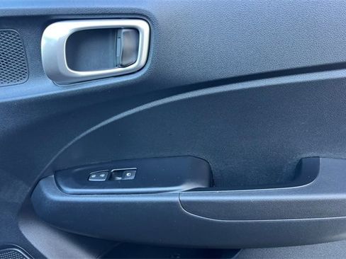 Used 2023 Hyundai Venue SEL image 22