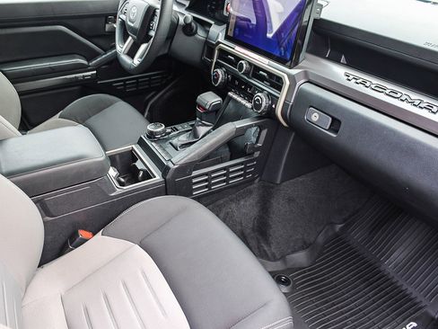 Used 2024 Toyota Tacoma TRD Sport image 17