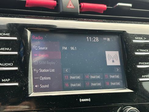 Used 2020 Toyota Camry SE image 8