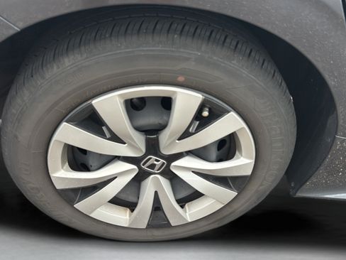 Certified 2024 Honda Civic LX image 31