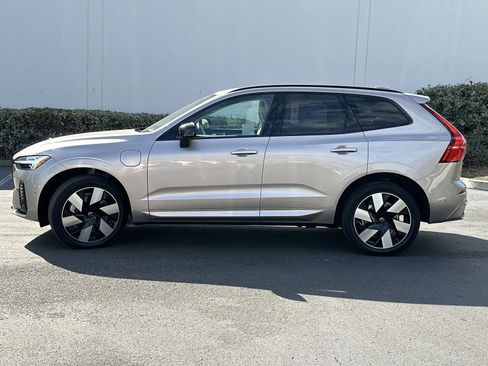 Certified 2025 Volvo XC60 T8 Plus w/ Climate Package image 7