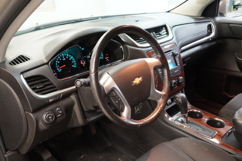 Used 2013 Chevrolet Traverse LT FWD image 6