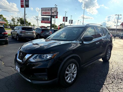 Used 2020 Nissan Rogue SV image 3