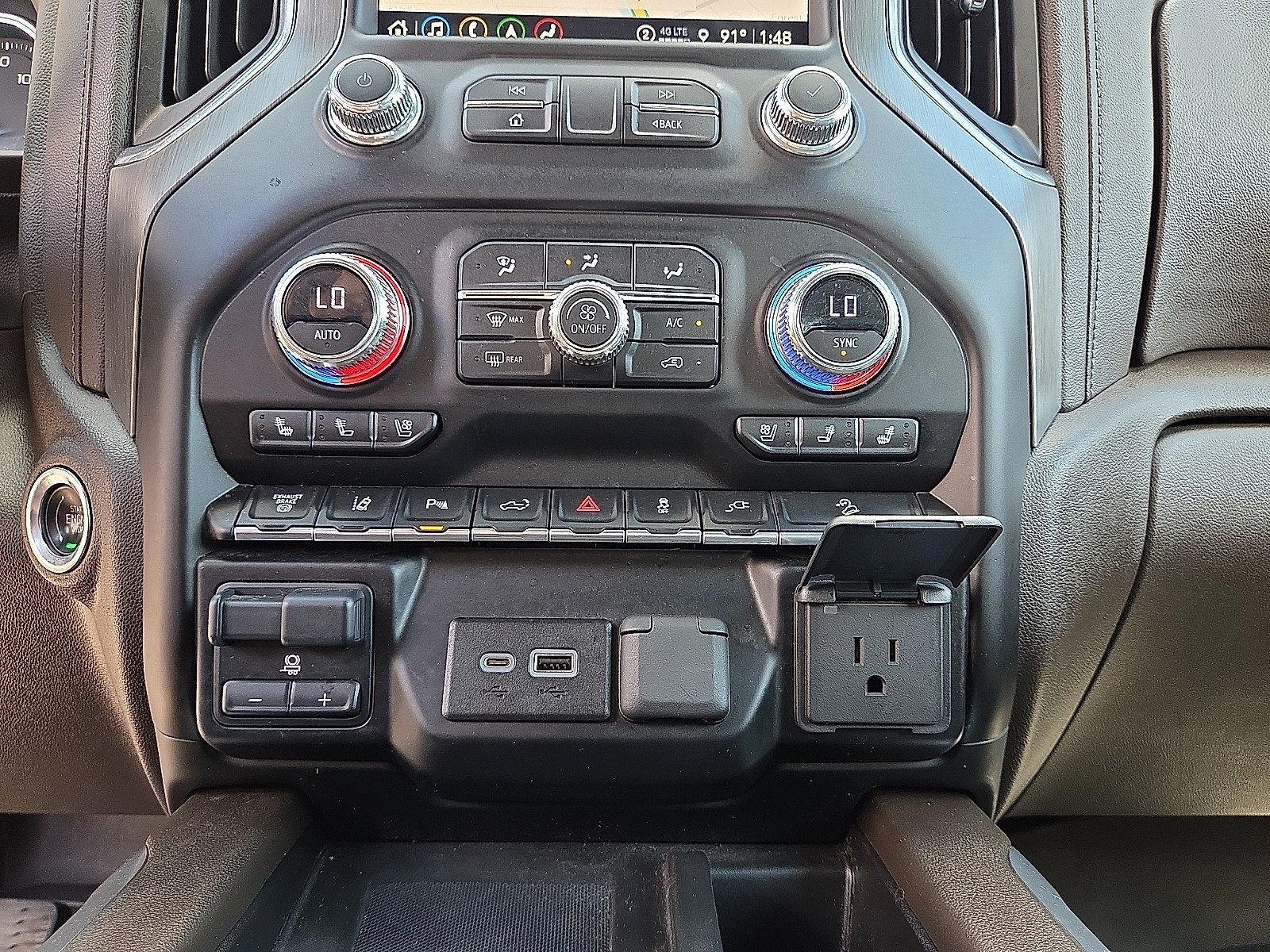 Used 2023 GMC Sierra 3500 Denali AWD/4WD image 25