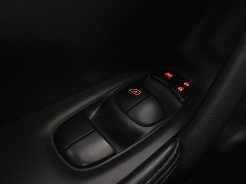Used 2016 Nissan Rogue SL w/ SL Premium Package FWD image 27