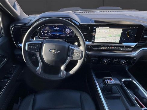 Used 2024 Chevrolet Silverado 1500 LT Trail Boss w/ LT Trail Boss Premium Package image 5