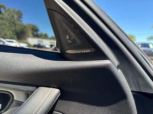 Used 2016 BMW M3 RWD image 9