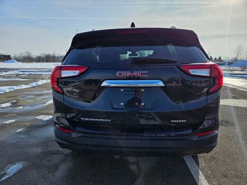 Used 2024 GMC Terrain SLE w/ Driver Convenience Package image 6