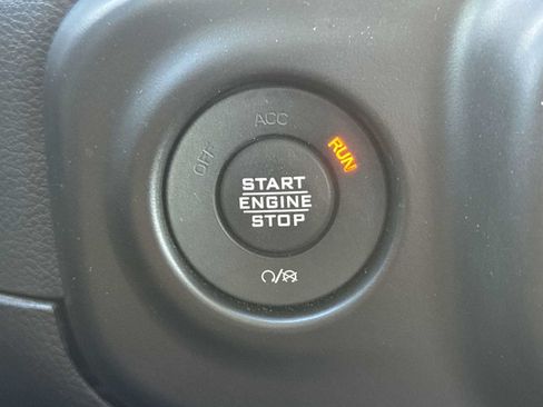 Used 2021 Jeep Gladiator Rubicon AWD/4WD image 10