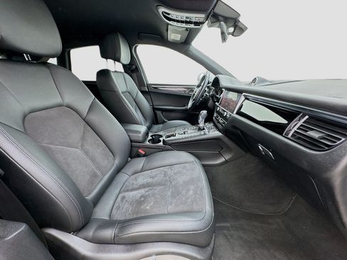 Used 2019 Porsche Macan AWD/4WD image 19