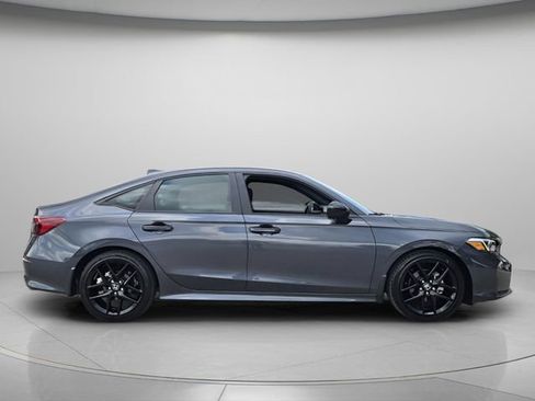 Used 2025 Honda Civic Sport image 4