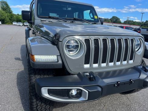 Used 2020 Jeep Wrangler Unlimited Sahara AWD/4WD image 23