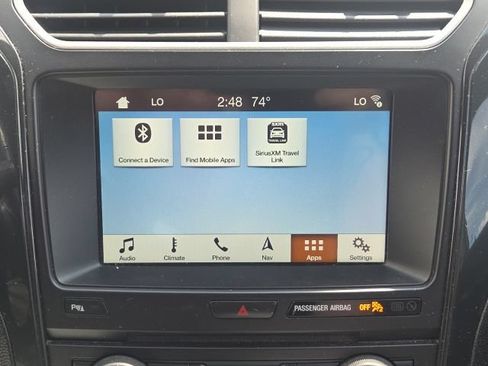 Used 2018 Ford Explorer XLT w/ Equipment Group 202A AWD/4WD image 33