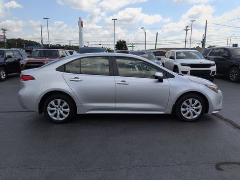 Used 2024 Toyota Corolla LE FWD image 6