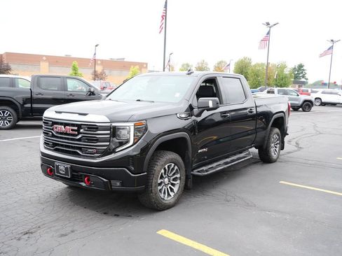 Used 2022 GMC Sierra 1500 AT4 w/ AT4 Preferred Package AWD/4WD image 5