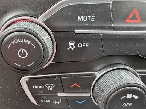 Used 2023 Dodge Charger SXT RWD image 21
