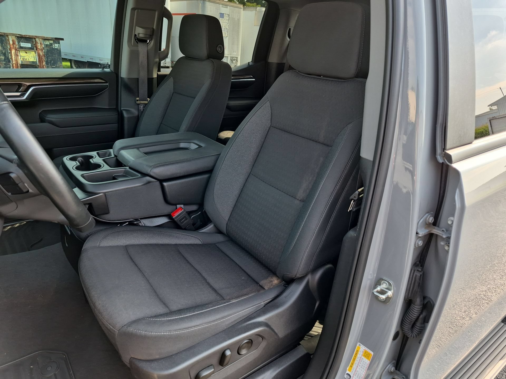 Certified 2024 Chevrolet Silverado 1500 LT AWD/4WD image 19
