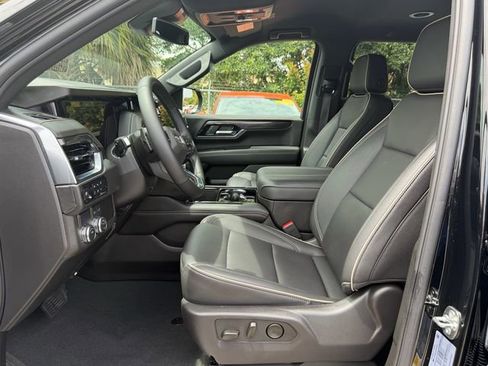 Used 2025 GMC Yukon XL Elevation w/ LPO, Yukon Black Package RWD image 12