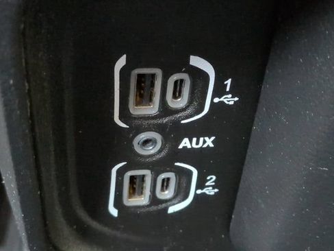 Used 2019 RAM 1500 Laramie RWD image 20
