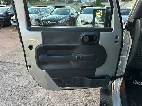 Used 2007 Jeep Wrangler Unlimited X RWD image 17